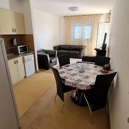 Irish Complex Apartman