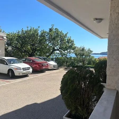 Irish Complex * Budva