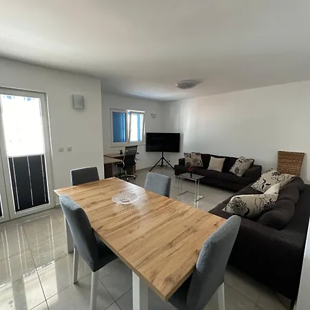 Irish Complex * Budva